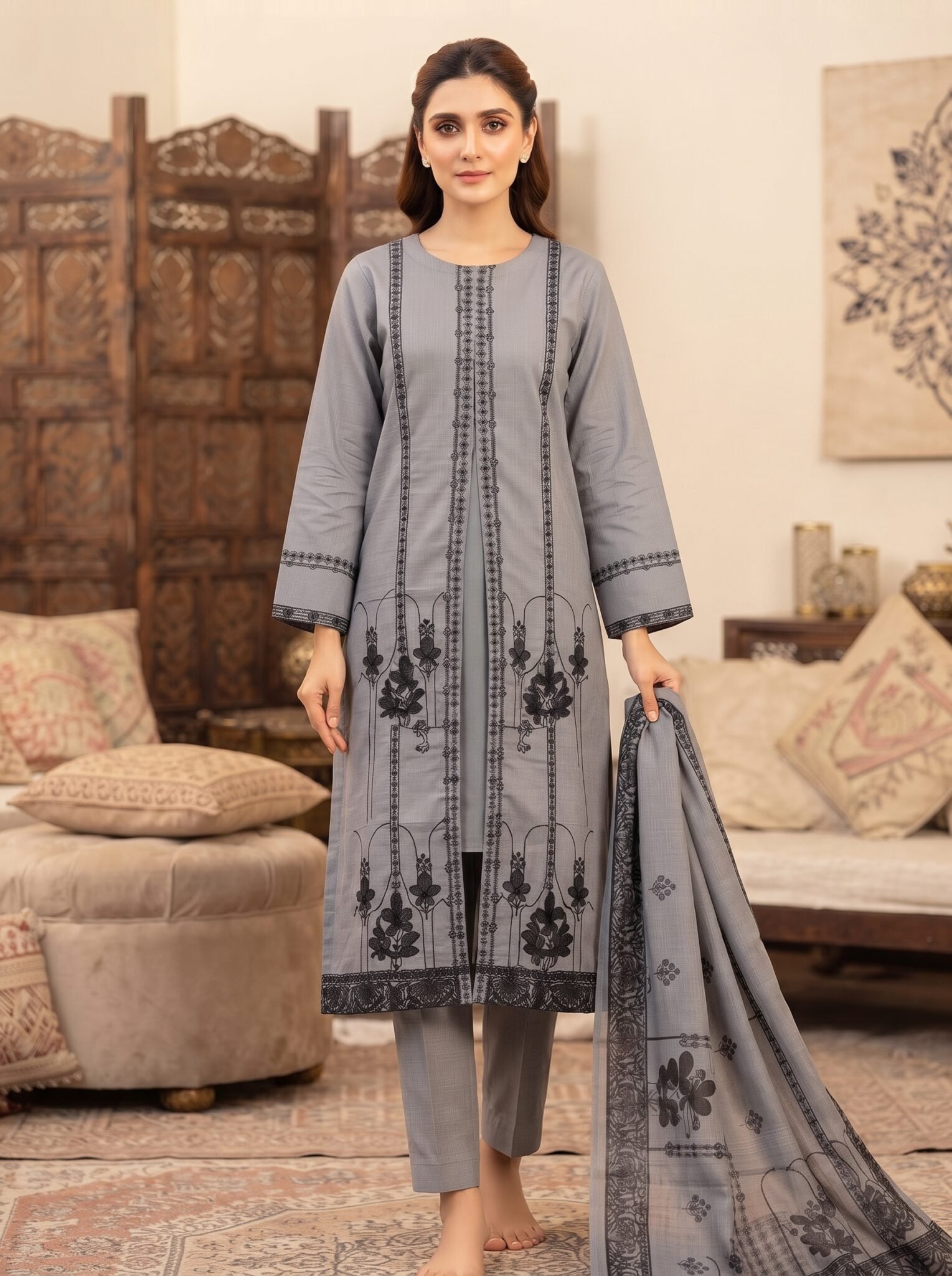 model holding dupatta 2k 202607110149